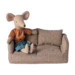 Une souris sur le sofa, Souris de la marque Maileg