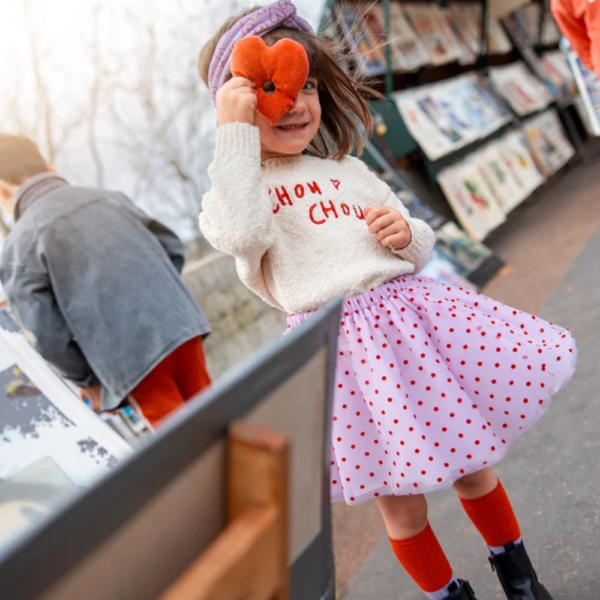 La face avant de la jupe en tulle de la marque Sproet & Sprout portée par un enfant
