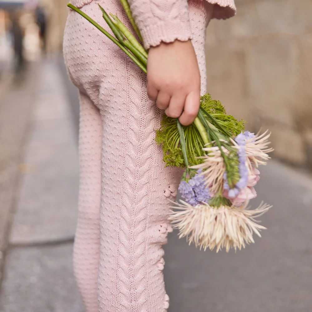 Le legging Molda de la marque Louise Misha porté par un enfant