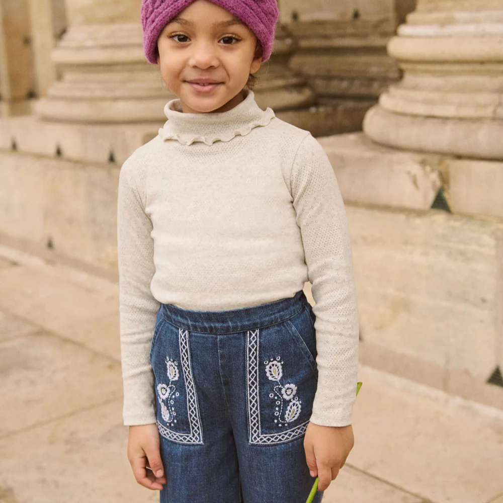 La face avant du pantalon Flofi de la marque Louise Misha porté par un enfant